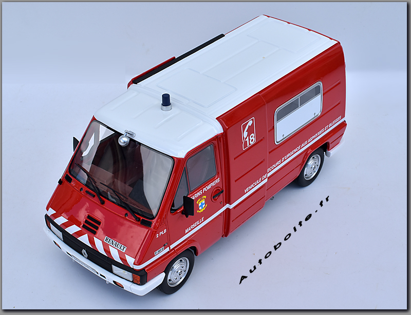 Scania MCG 1/18 avant haut ouv