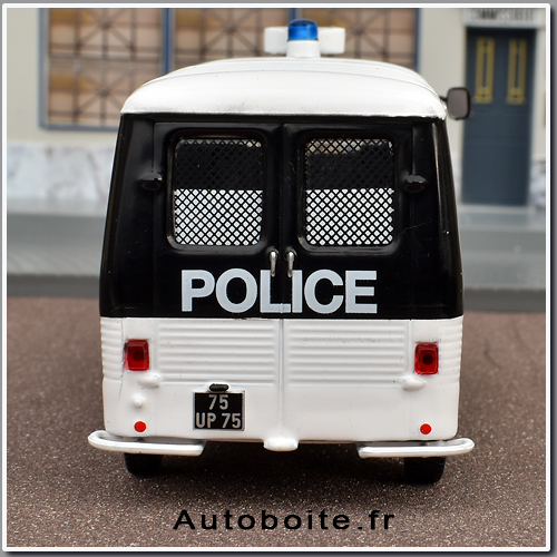 Peugeot J7 au 1/43 ème de Altaya   arr