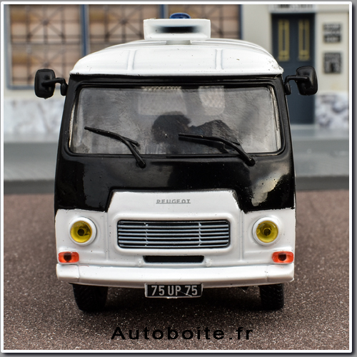 Peugeot J7 au 1/43 ème de Altaya  face