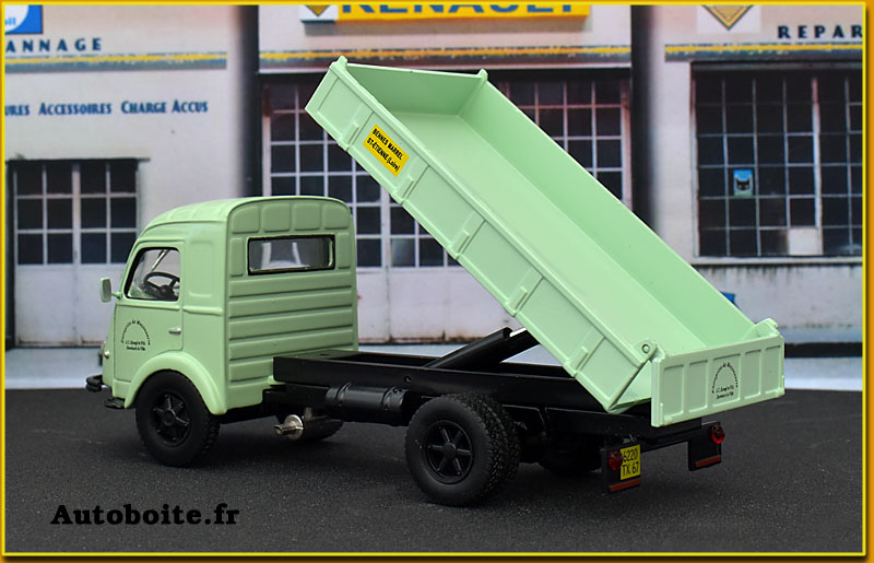RENAULT Fain�ant Azur 1955