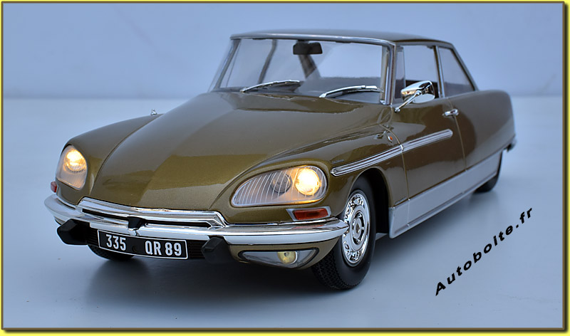 Citroën DS 21 Le Leman phares  1/18