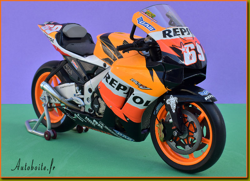 Honda RC211V Nicky Hayden Minichamps au 1/12 &egrave;me