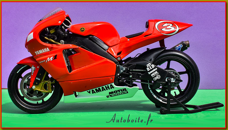 Yamaha YZR M1 Moto GP 2005 Elias  de Minichamps au 1/12 &egrave;me
