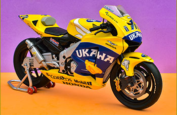 Moto GP 2003 HONDA RC211V Ukawa de Minichamps au 1/12 ème