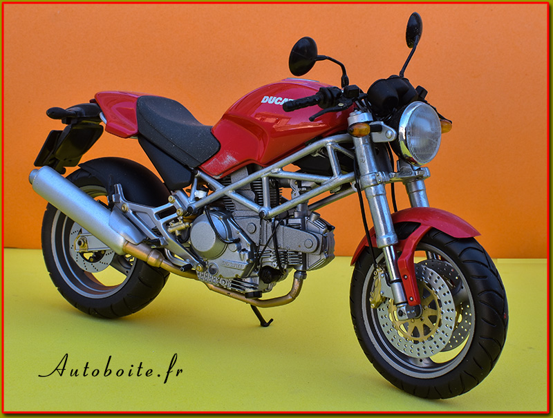 Minichamps 1/12 Ducati Monster S4 - Rouge r&eacute;f&eacute;rence 122 120120