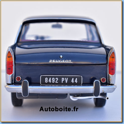Peugeot 404 1/18 bleue arrière