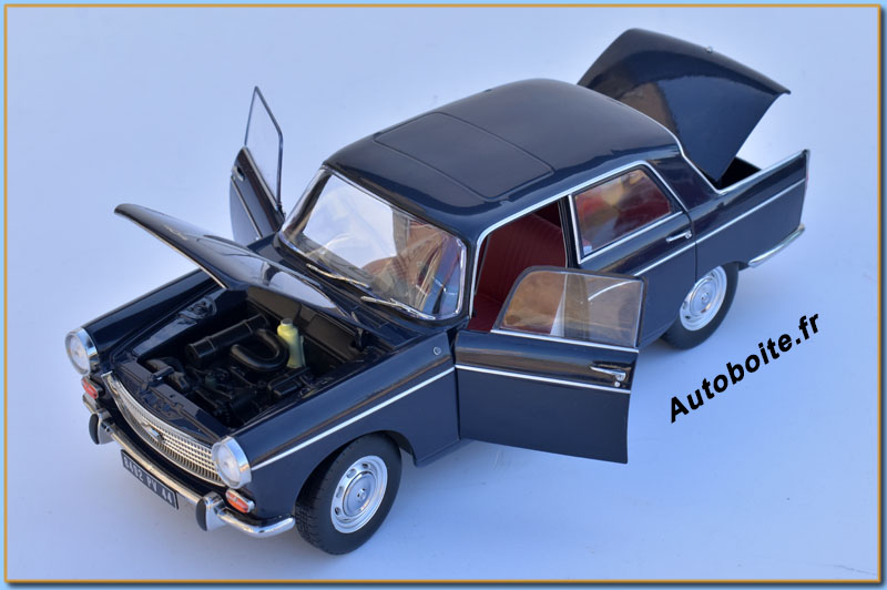 Peugeot 404 1/18 bleue ouverte av