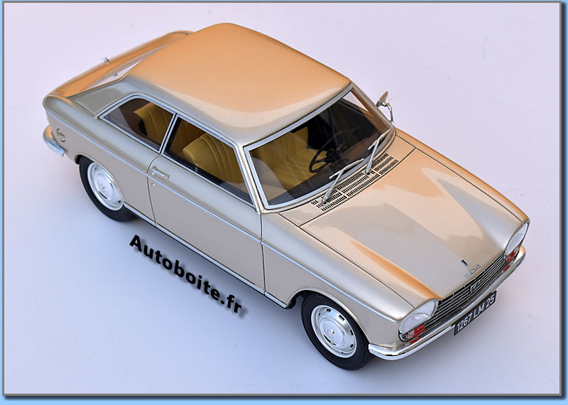 204 coupé OTTO 1/18  haut 