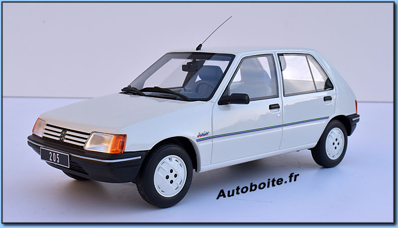 204 Peugeot 1/18 Otto avant gauche