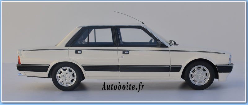 505 Peugeot 1/18 Otto latérale