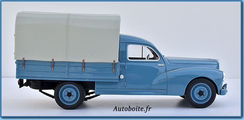 203 Peugeot 1/18 Otto latérale