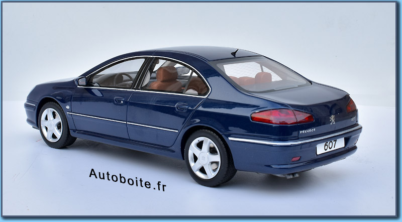 Peugeot 607 V6  2008 de Ottomobile au 1/18 rg