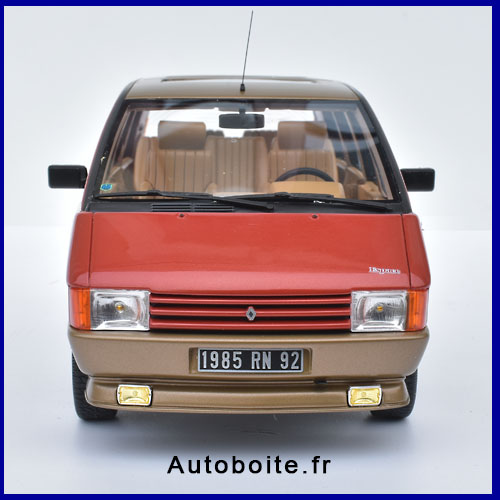 Renault Espace 2000 TSE 1984 rouge au 1/18 ème de Ottomobile av