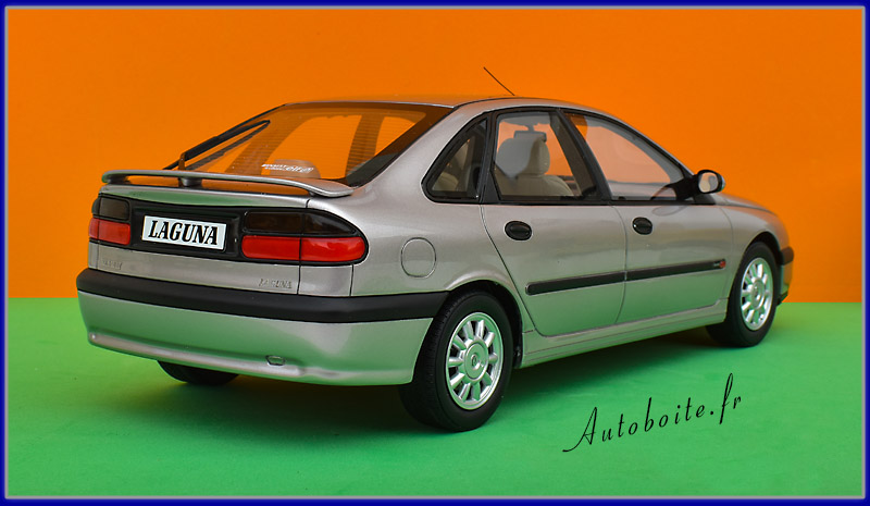 Renault Laguna V6 3.0L Baccara 1996 grise au 1/18 ème de Ottomobile arg